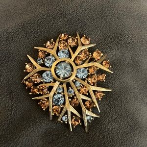 Lisner vintage brooch